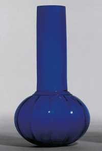 18世纪 蓝料长颈瓶